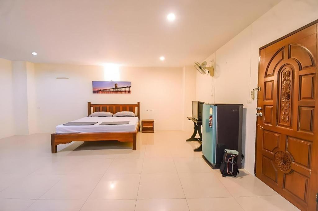 Oyo 75398 The Wanna Hotel
